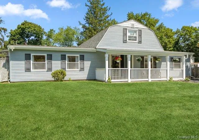 Photo 3 of Sale Pending at 1 Grendon Ln, Brookhaven, NY 11738 | MLS# 1032807 | Listing updated on 2026-09-19