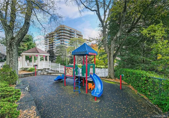 Photo 16 of Sale Pending at 28 Hillside Ter #F, White Plains, NY 10601 | MLS# 1032808 | Listing updated on 2026-08-27