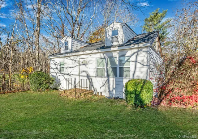 2nd image of 24485 Main Rd, Southold, NY 11935 | MLS# 1032813