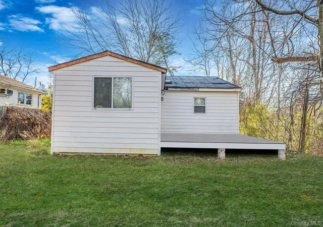 Photo 3 of Single family home for sale at 24485 Main Rd, Southold, NY 11935 | MLS# 1032813 | Listing updated on 2026-08-13