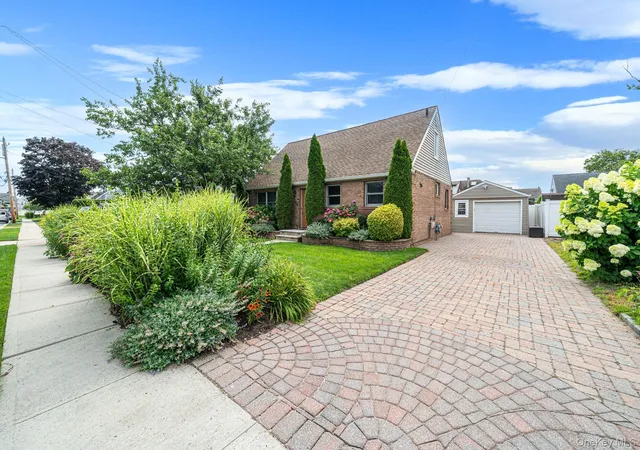 Photo 2 of Sale Pending at 178 Chamberlin St, Hempstead, NY 11572 | MLS# 1032817 | Listing updated on 2026-08-21