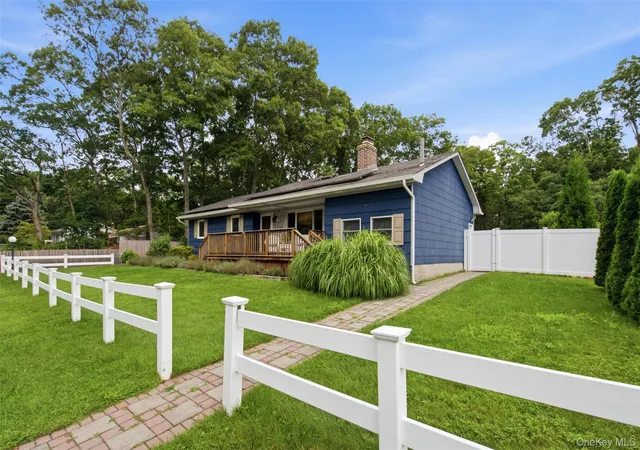 Photo 2 of Sale Pending at 7 Tupelo St, Brookhaven, NY 11949 | MLS# 1032825 | Listing updated on 2026-09-03