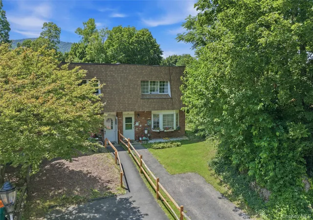 Photo 1 of Condo for sale at 31 Roundtree Ct, Beacon, NY 12508 | MLS# 1032826 | Listing updated on 2026-10-04
