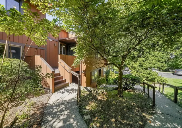 Photo 2 of Condo for sale at 231 Martling Ave, Greenburgh, NY 10591 | MLS# 1032837 | Listing updated on 2026-09-14