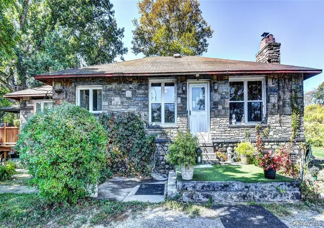 Photo 3 of Sale Pending at 120 Route 17k, Newburgh (town), NY 12550 | MLS# 1032871 | Listing updated on 2026-09-01