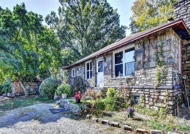 Photo 3 of Sale Pending at 120 Route 17k, Newburgh (town), NY 12550 | MLS# 1032871 | Listing updated on 2026-09-01