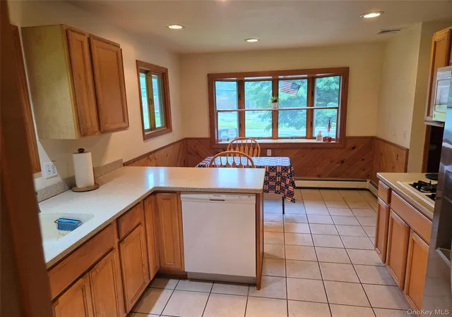 Photo 4 of Single family home for sale at 1248 Lakes Rd, Warwick (town), NY 10950 | MLS# 1032873 | Listing updated on 2026-08-09