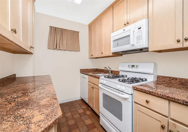 Photo 4 of House for sale at 5900 Arlington Ave #4G, New York, NY 10471 | MLS# 1032903 | Listing updated on 2026-09-01