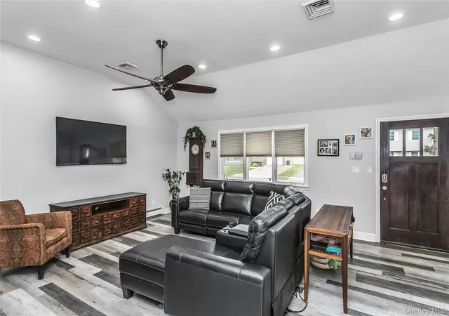 Photo 4 of Sale Pending at 17 Blanche St, Oyster Bay, NY 11803 | MLS# 1032910 | Listing updated on 2026-08-25