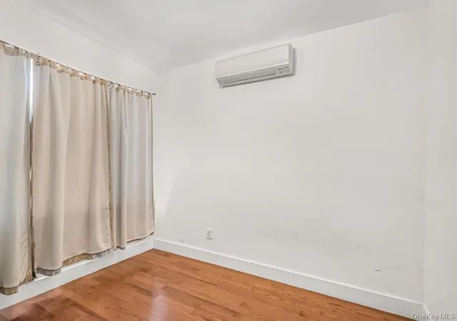 9th image of 3057 Williamsbridge Rd, New York, NY 10467 | MLS# 1032916
