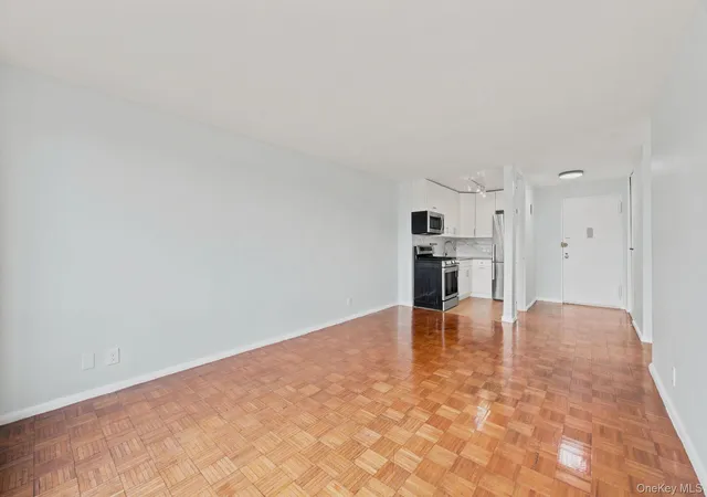 Photo 3 of Condo for sale at 185 Hall St #1010, New York, NY 11205 | MLS# 1032921 | Listing updated on 2026-08-01