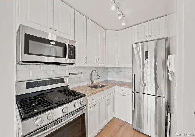 Photo 3 of House for sale at 185 Hall St #1010, New York, NY 11205 | MLS# 1032921 | Listing updated on 2026-08-01