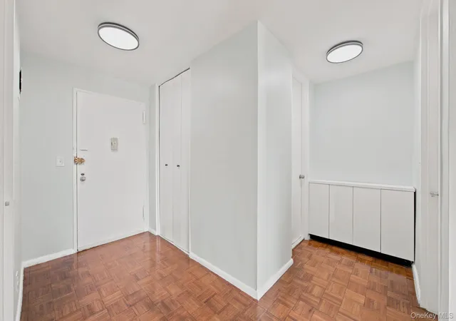 Photo 4 of House for sale at 185 Hall St #1010, New York, NY 11205 | MLS# 1032921 | Listing updated on 2026-08-01
