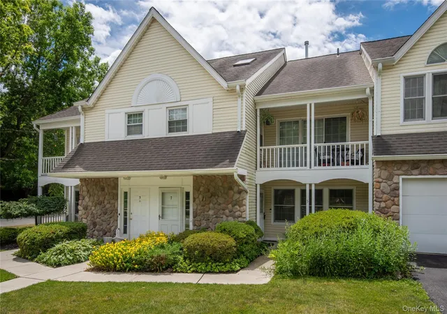 1st image of 5 Spruce Ridge Dr, Fishkill, NY 12524 | MLS# 1032937