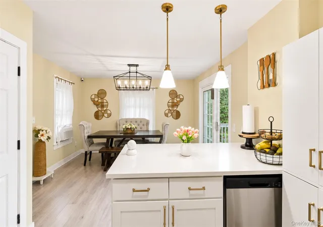 Photo 4 of Single family home for sale at 21 Shuit Pl, Woodbury, NY 10917 | MLS# 1032942 | Listing updated on 2026-08-09