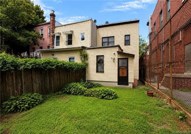 Photo 2 of Single family home for sale at 123 Milford St, New York, NY 11208 | MLS# 1032959 | Listing updated on 2026-07-31
