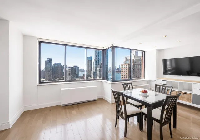 Listing Photo 4 - Condo for sale in building located at 4-74 48Th Ave, New York, NY 11109 - Unit #29H