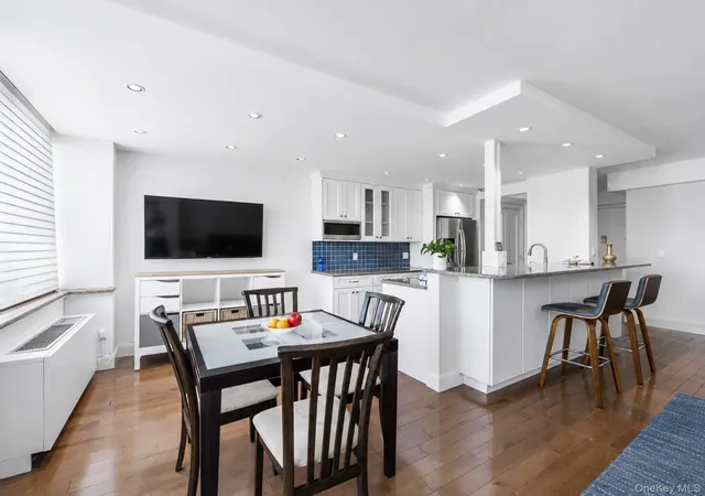 Listing Photo 5 - Condo for sale in building located at 4-74 48Th Ave, New York, NY 11109 - Unit #29H