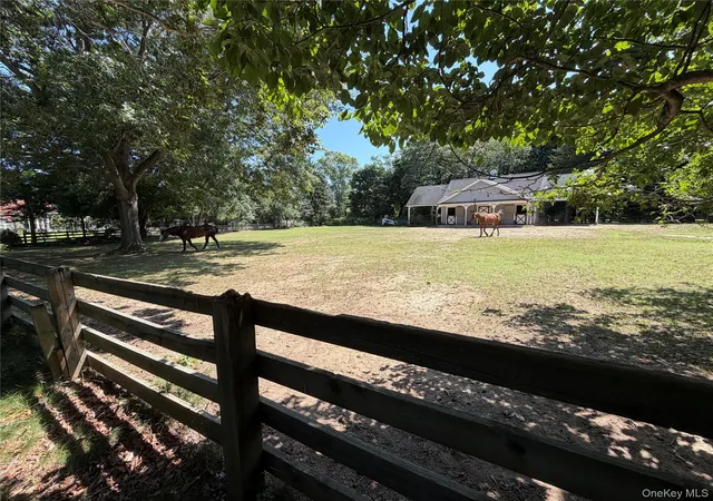 Photo 4 of Sale Pending at 2212 Route 106, Oyster Bay, NY 11791 | MLS# 1032974 | Listing updated on 2026-08-15
