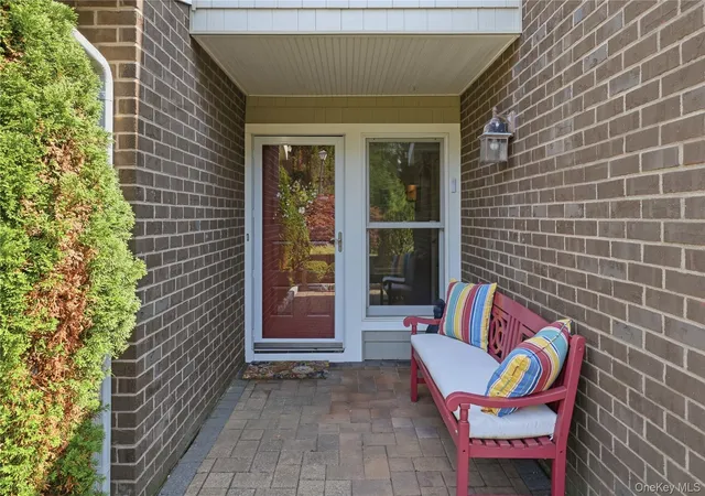 Photo 3 of Sale Pending at 93 Boathouse Ln W, Islip, NY 11706 | MLS# 1032976 | Listing updated on 2026-08-28