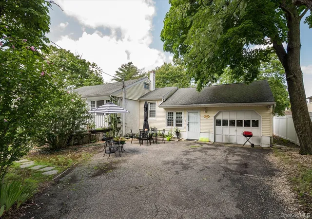 Photo 1 of Single family home for sale at 307 Old Country Rd, Huntington, NY 11747 | MLS# 1032983 | Listing updated on 2026-08-01