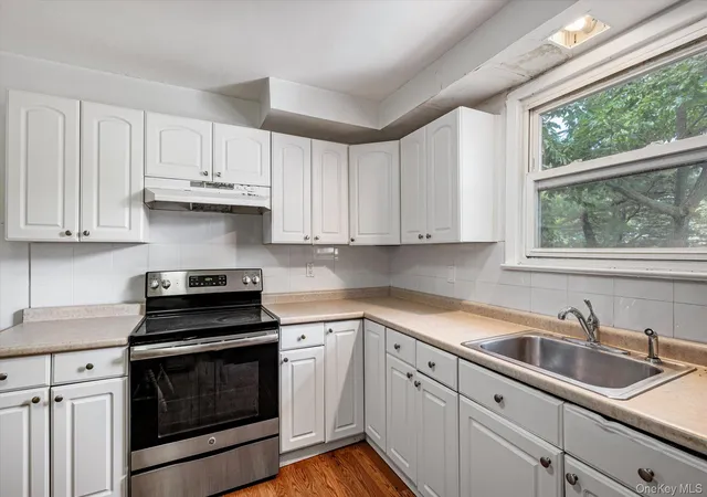 Photo 4 of Single family home for sale at 307 Old Country Rd, Huntington, NY 11747 | MLS# 1032983 | Listing updated on 2026-09-28