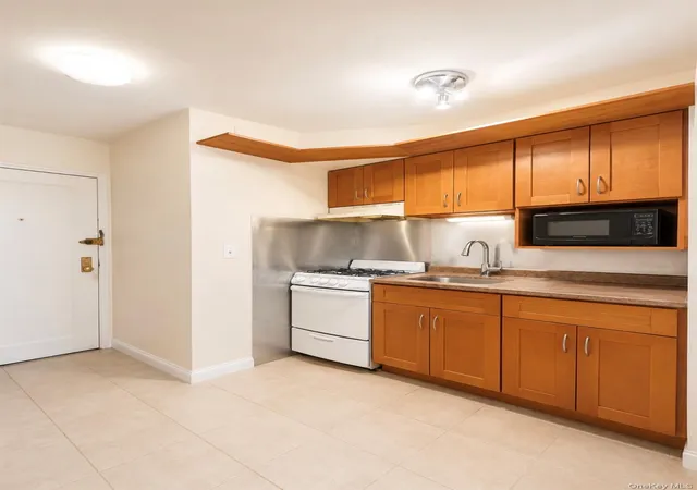 Photo 2 of House for sale at 14445 Sanford #2, New York, NY 11355 | MLS# 1032986 | Listing updated on 2026-10-22