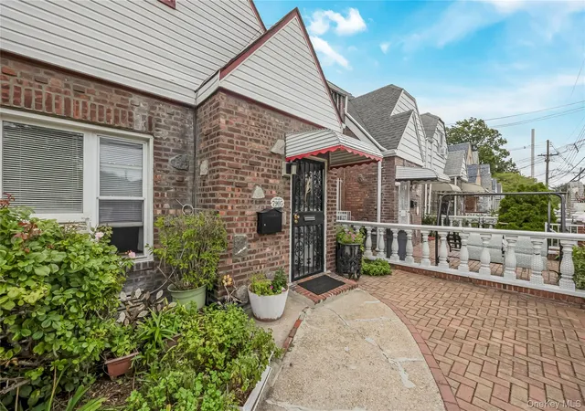 Listing Photo 3 - Condo for sale in building located at 7905 Pitkin Ave, New York, NY 11417