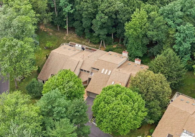3rd image of 3 Willada Ln, Glen Cove, NY 11542 | MLS# 1032996