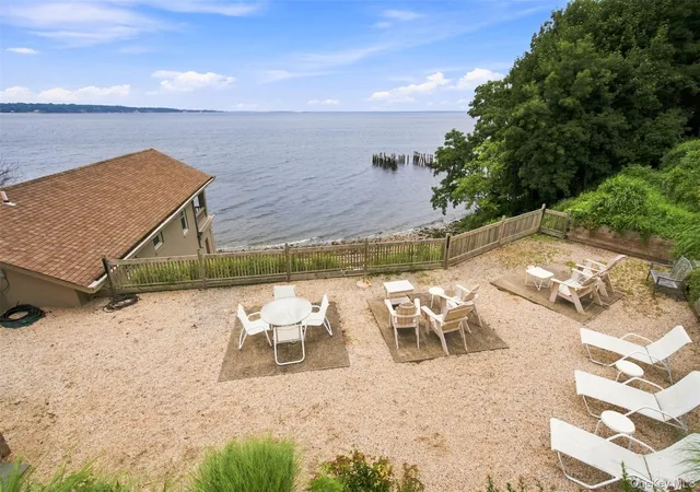 Listing Photo 2 - Condo for sale in building located at 3 Willada Ln, Glen Cove, NY 11542 - Unit #
