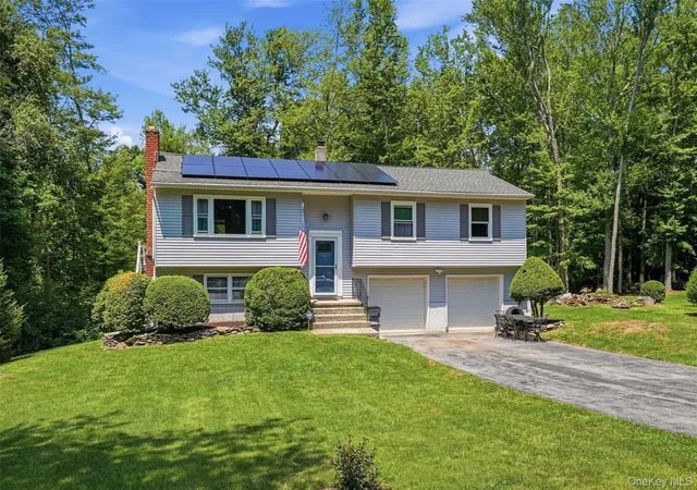 2nd image of 12 Talbot Dr, Pleasant Valley, NY 12569 | MLS# 1033002