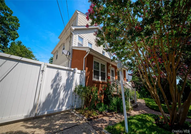 2nd image of 681 Stowe Ave, Hempstead, NY 11510 | MLS# 1033014