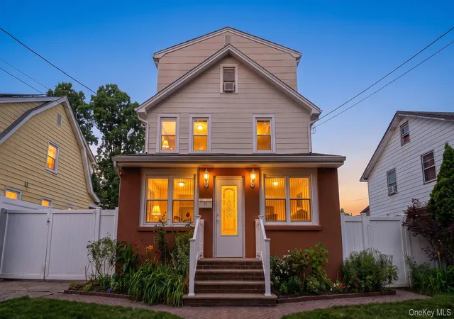 39th image of 681 Stowe Ave, Hempstead, NY 11510 | MLS# 1033014