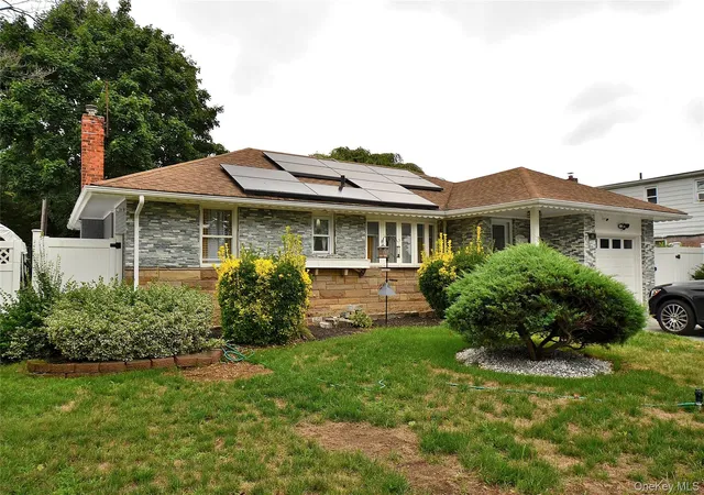 Photo 2 of Single family home for sale at 831 Shell St, Hempstead, NY 11510 | MLS# 1033025 | Listing updated on 2026-09-08