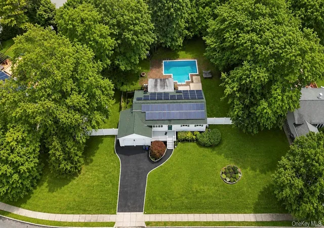 Photo 2 of Sale Pending at 10 Aron Dr, Islip, NY 11716 | MLS# 1033026 | Listing updated on 2026-08-14