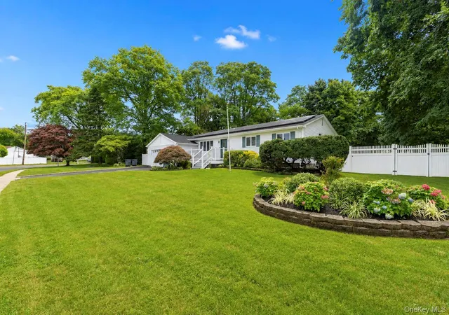 Photo 3 of Sale Pending at 10 Aron Dr, Islip, NY 11716 | MLS# 1033026 | Listing updated on 2026-08-14