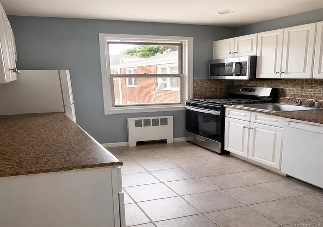 Photo 1 of Condo for sale at 205 W Post Rd #E2H, White Plains, NY 10606 | MLS# 1033029 | Listing updated on 2026-08-29
