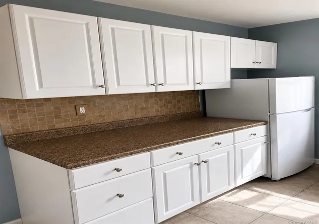 Photo 2 of Condo for sale at 205 W Post Rd #E2H, White Plains, NY 10606 | MLS# 1033029 | Listing updated on 2026-08-29