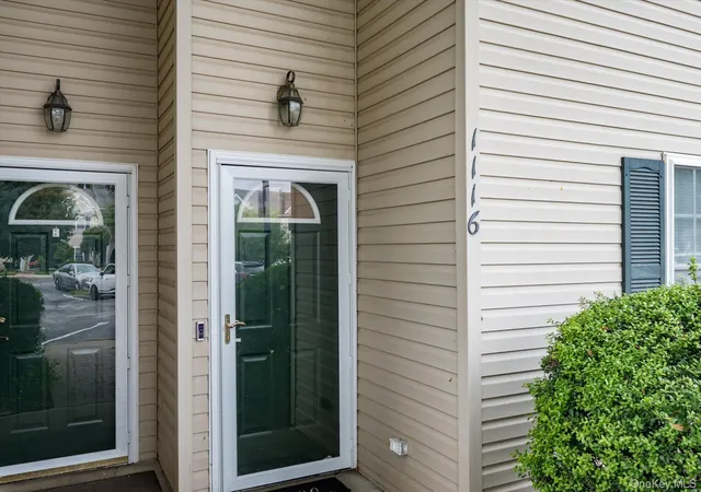 Photo 2 of Sale Pending at 1116 Savoy Dr, Huntington, NY 11747 | MLS# 1033034 | Listing updated on 2026-09-16