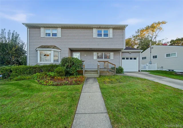 Photo 1 of Single family home for sale at 46 Margaret Dr E, Oyster Bay, NY 11803 | MLS# 1033051 | Listing updated on 2026-10-10