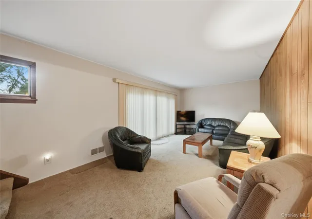 Photo 2 of Single family home for sale at 46 Margaret Dr E, Oyster Bay, NY 11803 | MLS# 1033051 | Listing updated on 2026-10-10