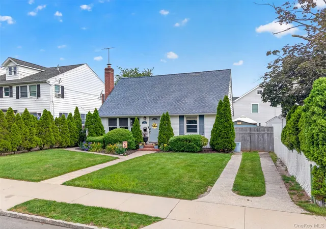 Photo 3 of Sale Pending at 131 Dorset Ave, North Hempstead, NY 11507 | MLS# 1033059 | Listing updated on 2026-08-14