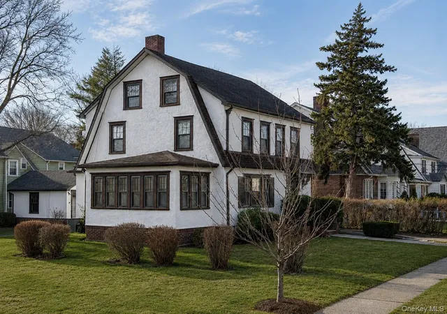 Photo 1 of Sale Pending at 330 E Devonia Ave, Mount Vernon, NY 10552 | MLS# 1033068 | Listing updated on 2026-08-19