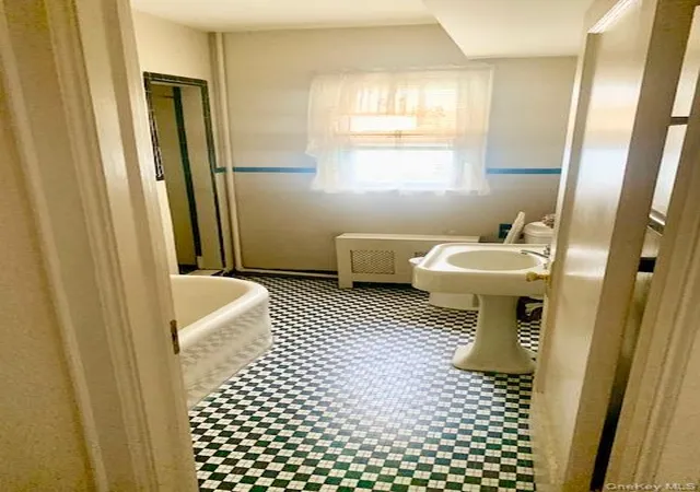 Photo 12 of Sale Pending at 330 E Devonia Ave, Mount Vernon, NY 10552 | MLS# 1033068 | Listing updated on 2026-08-19