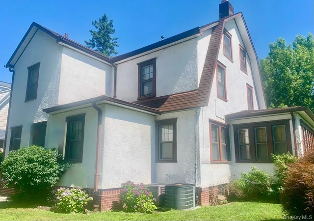 Photo 2 of Sale Pending at 330 E Devonia Ave, Mount Vernon, NY 10552 | MLS# 1033068 | Listing updated on 2026-08-19