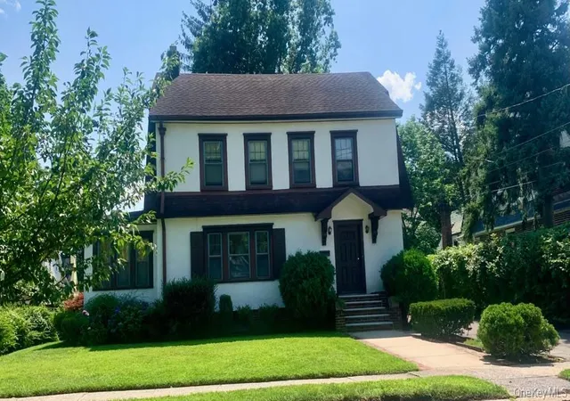 Photo 3 of Sale Pending at 330 E Devonia Ave, Mount Vernon, NY 10552 | MLS# 1033068 | Listing updated on 2026-08-19
