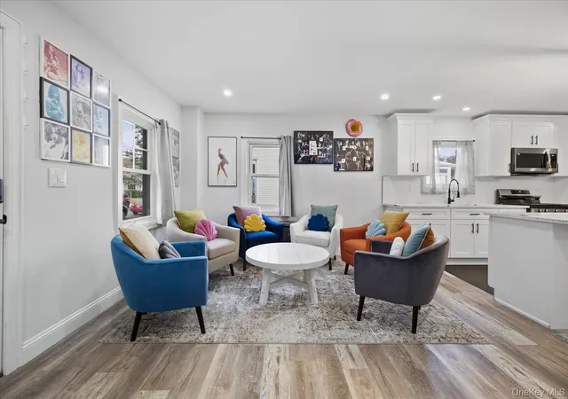 Photo 2 of Single family home for sale at 210 N Delaware Ave, Oyster Bay, NY 11758 | MLS# 1033084 | Listing updated on 2026-10-04