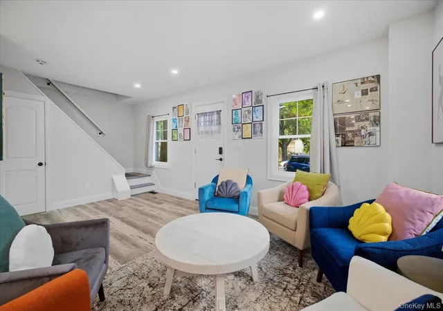 Photo 3 of Single family home for sale at 210 N Delaware Ave, Oyster Bay, NY 11758 | MLS# 1033084 | Listing updated on 2026-10-04