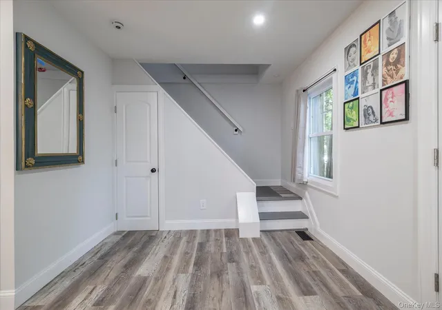 Photo 3 of Single family home for sale at 210 N Delaware Ave, Oyster Bay, NY 11758 | MLS# 1033084 | Listing updated on 2026-10-04
