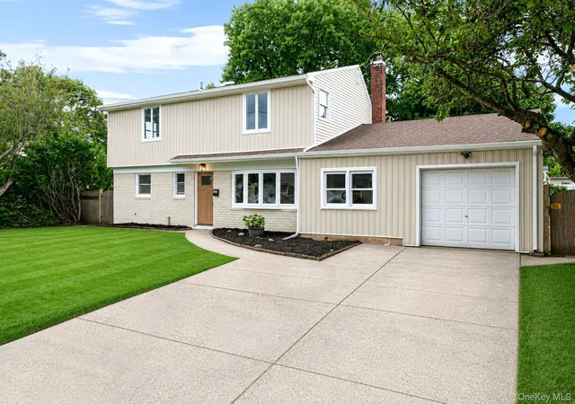Photo 1 of Sale Pending at 532 French Ave, Babylon, NY 11703 | MLS# 1033104 | Listing updated on 2026-08-29